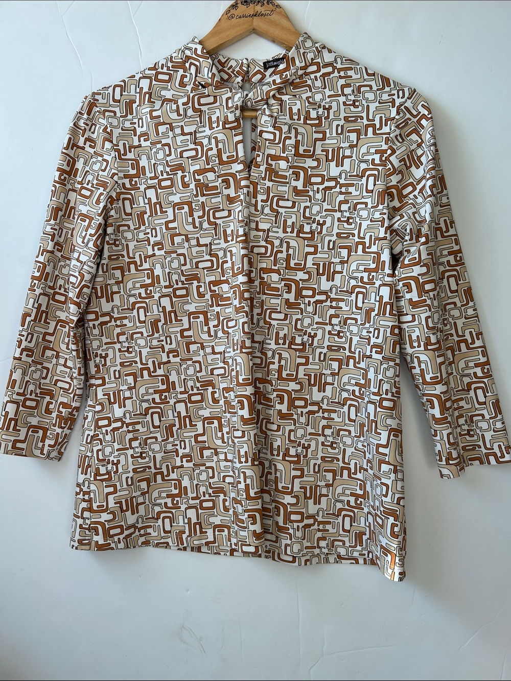J McLaughlin Geometric Print Top in Cream and Brown M